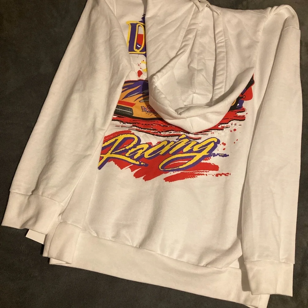 Doritos Hoodie. Size M NWT. - Picture 4 of 5